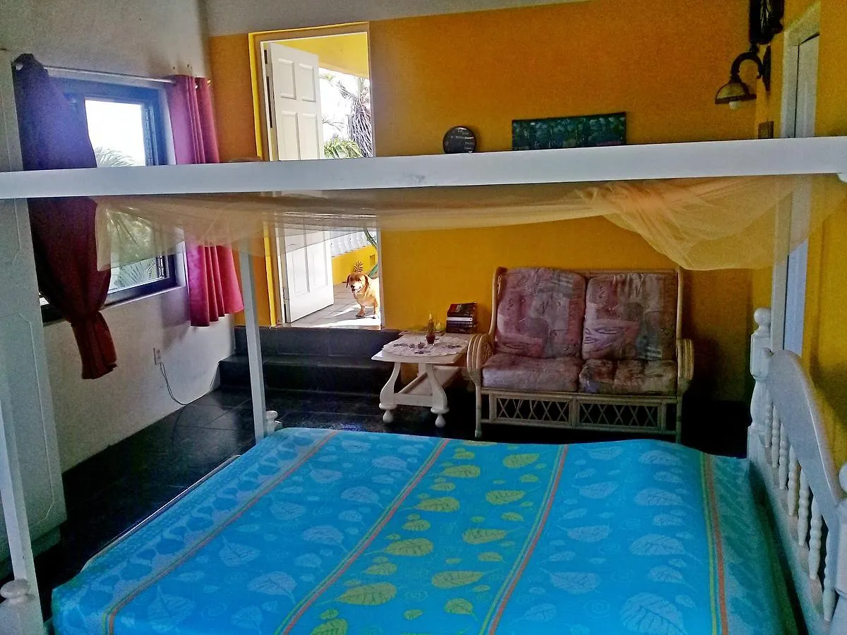 Barber Tropichill Apartments 0*,  קוראסאו