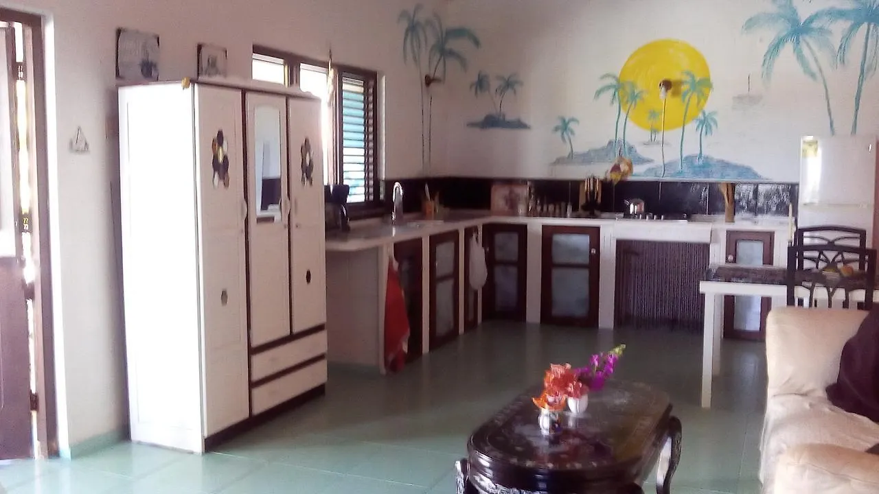 Barber Tropichill Apartments